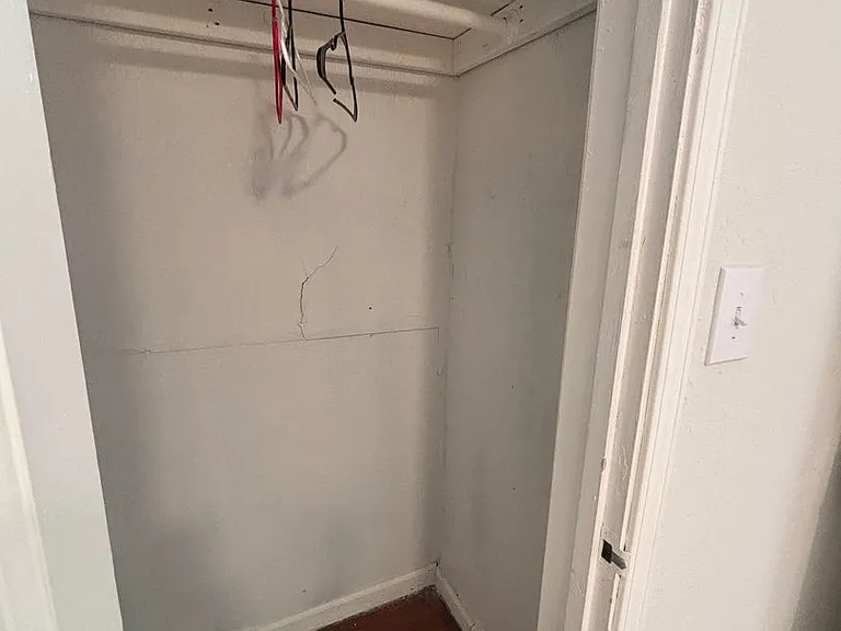 245 E Young Pl — Photo 17