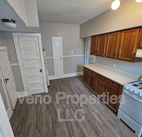 50 Manning Blvd #1 — Photo 3