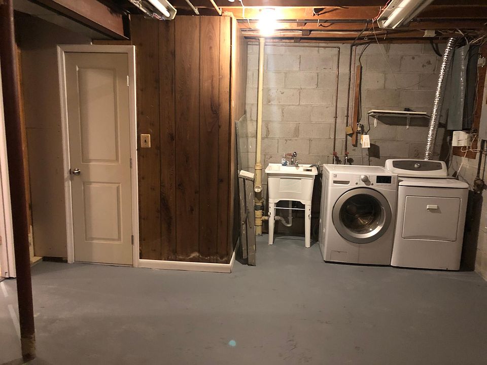 Washer Dryer in basement