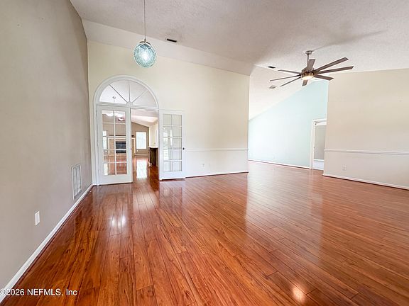 5th image of 1154 LINWOOD Loop