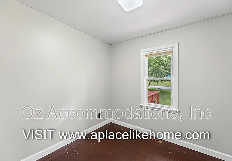 8201 E 110th St — Photo 14
