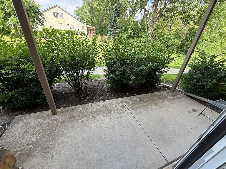 9S220 Lake Dr #16A-102 — Photo 14