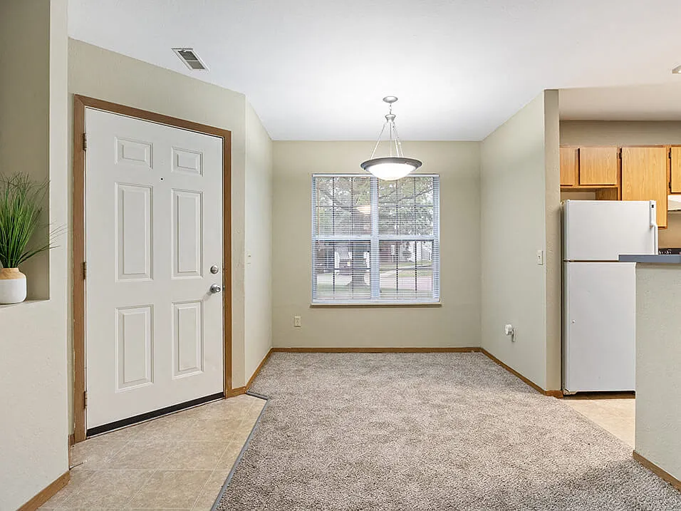 Country Club Apartments