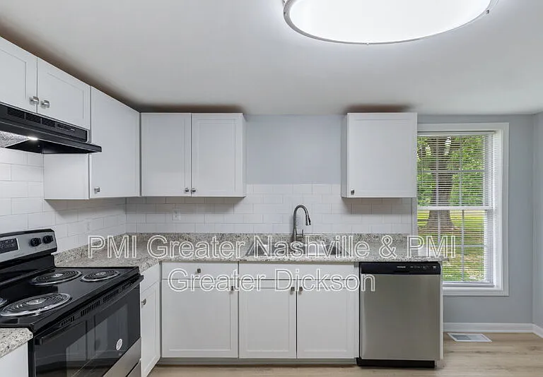 4859 Highway 100 — Photo 26
