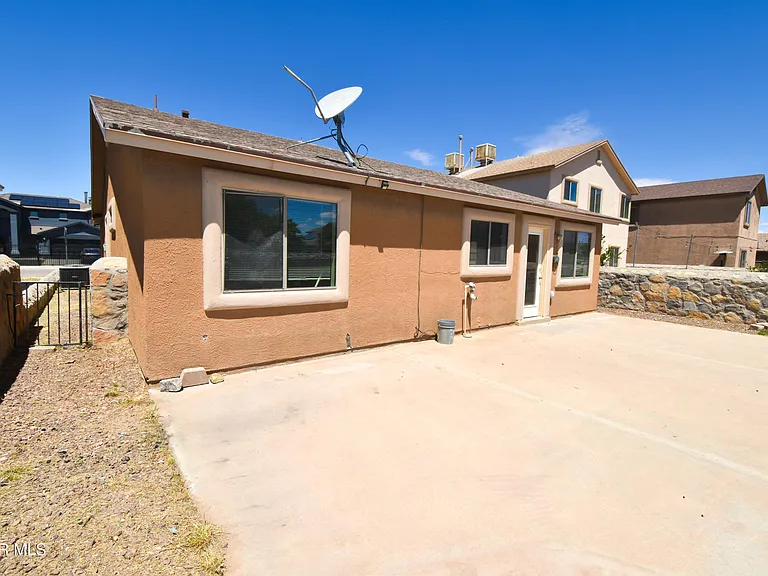 2508 Sparrow Point St — Photo 23