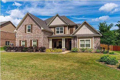 5 bed, 3767 sqft, $3,075 — Photo 1