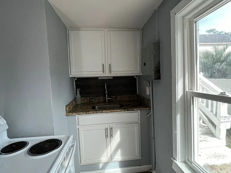 406 8th Ave S #5 — Photo 6