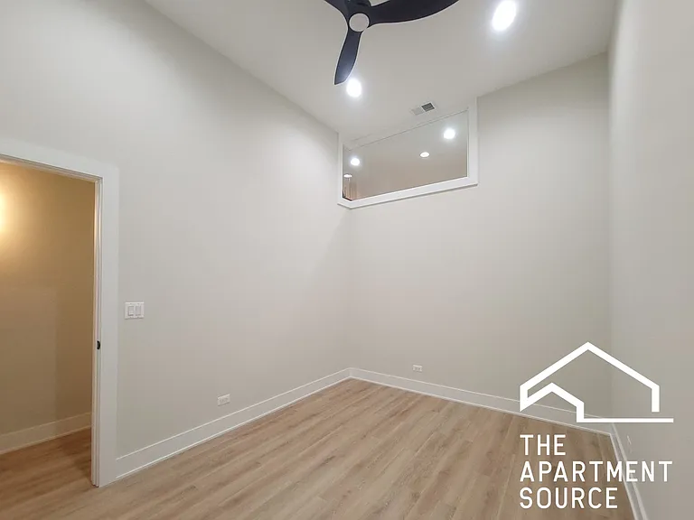 3830 N Southport Ave #1 — Photo 8