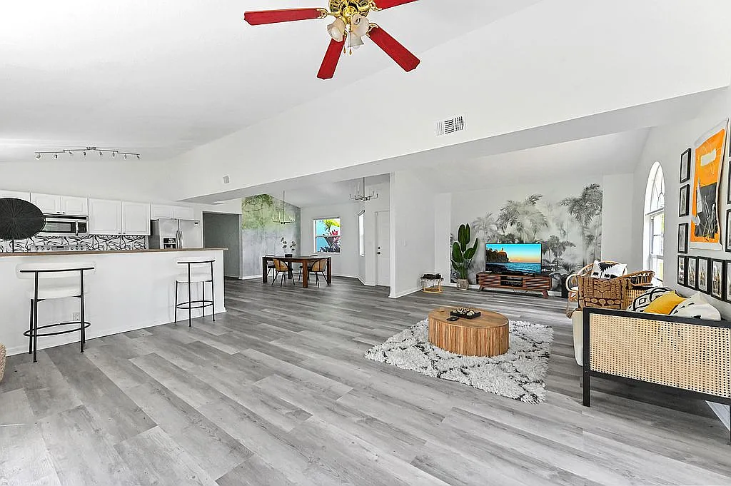 3 bed, 1906 sqft, $3,300 — Photo 4