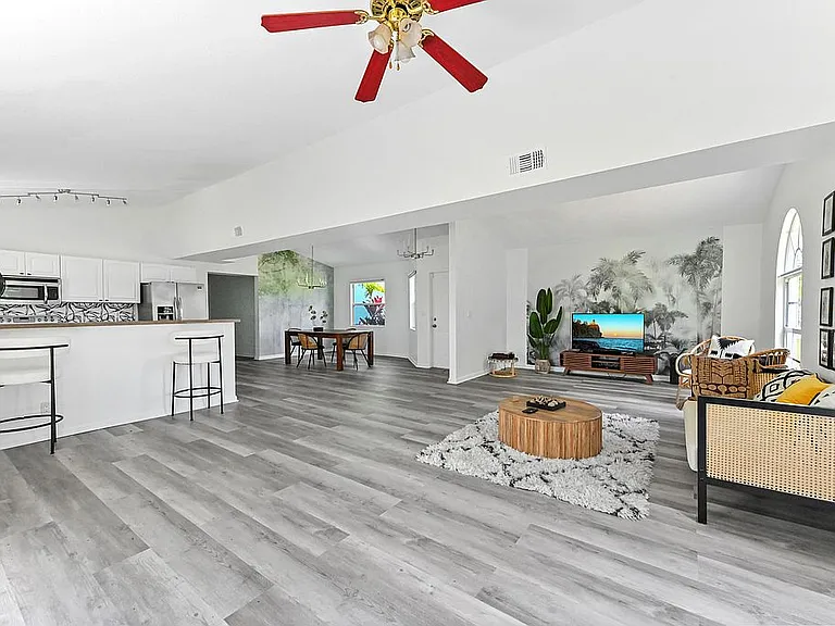 7492 SW 40th Ter — Photo 4
