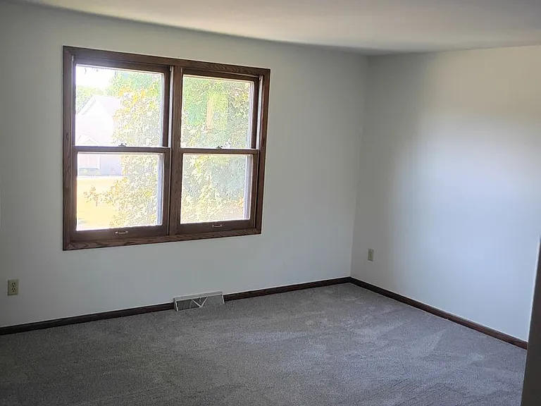 20550 Coventry Dr — Photo 20