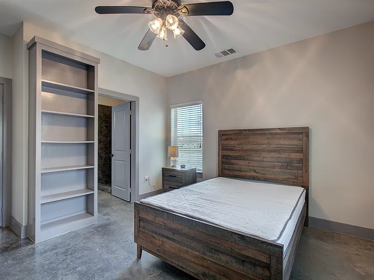 604 Maple St #2 — Photo 23