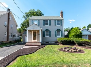 17 E Colfax Ave, Roselle Park, NJ 07204