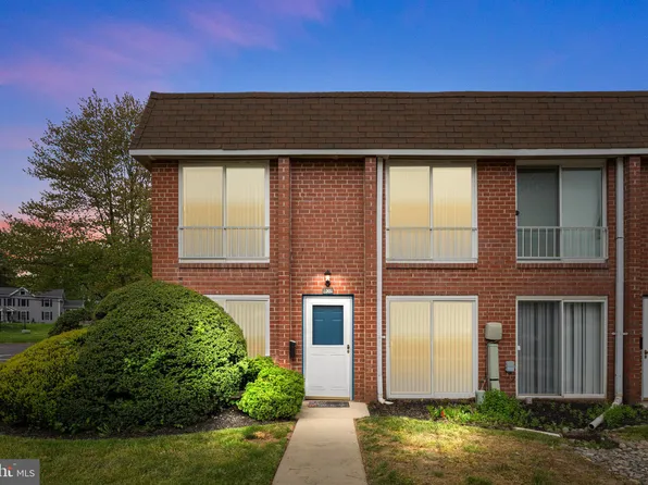 207 Saratoga Ct, Warminster, PA 18974