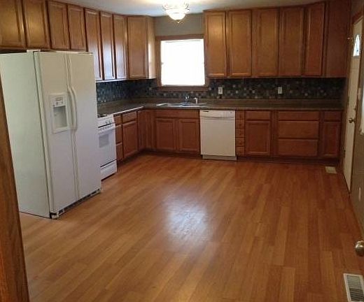 Large eat-in kitchen