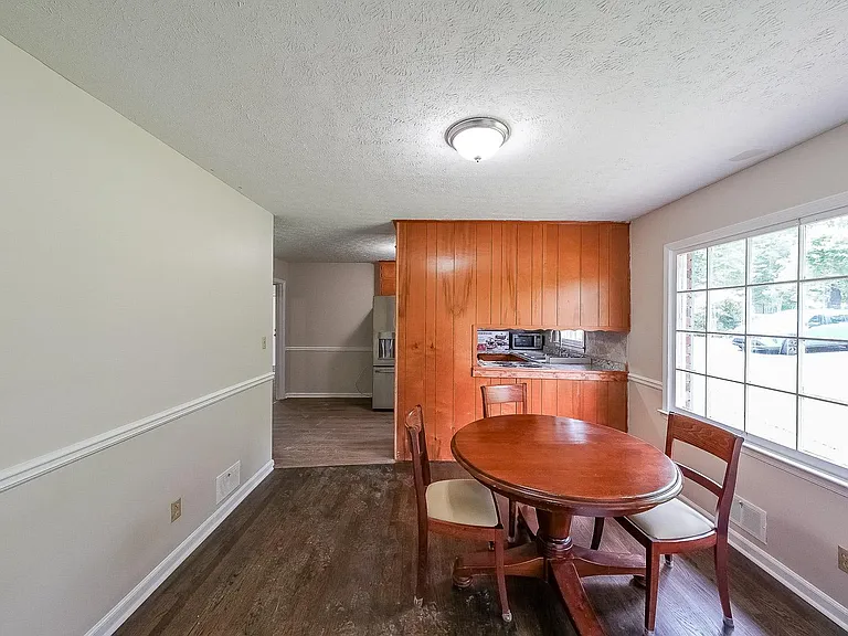 Cedar Valley Dr NE — Photo 3