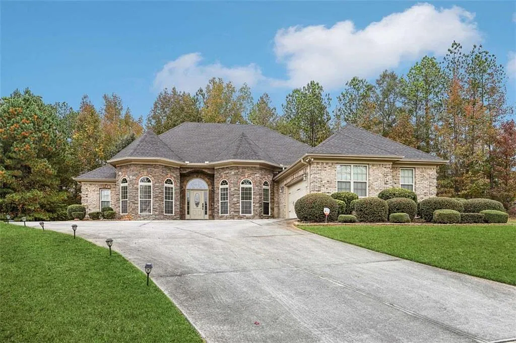 4 bed, 3.5 bath, 3000 sqft, $3,000 — Photo 1