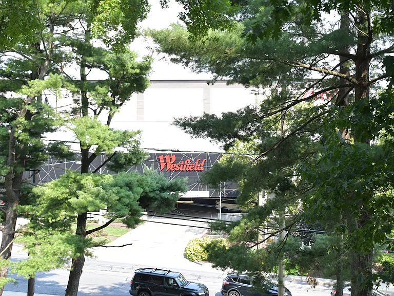 10300 Westlake Dr #301 — Photo 22
