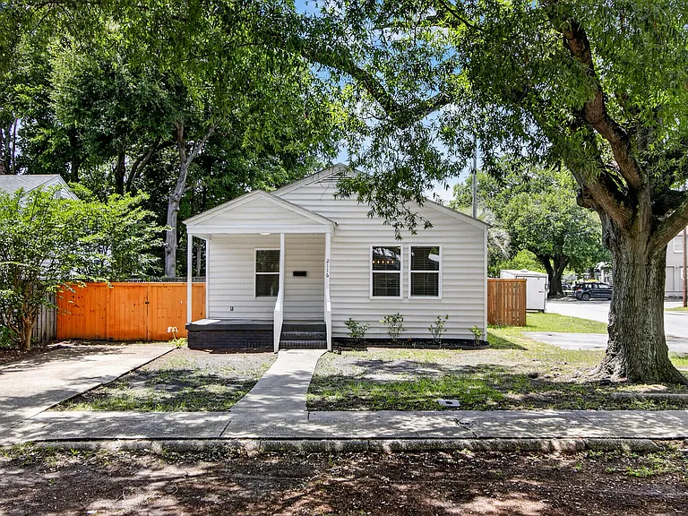 2116 Commander Rd — Photo 32