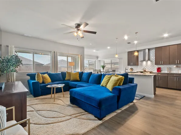 1216 Coyote Rdg, Aubrey, TX 76227