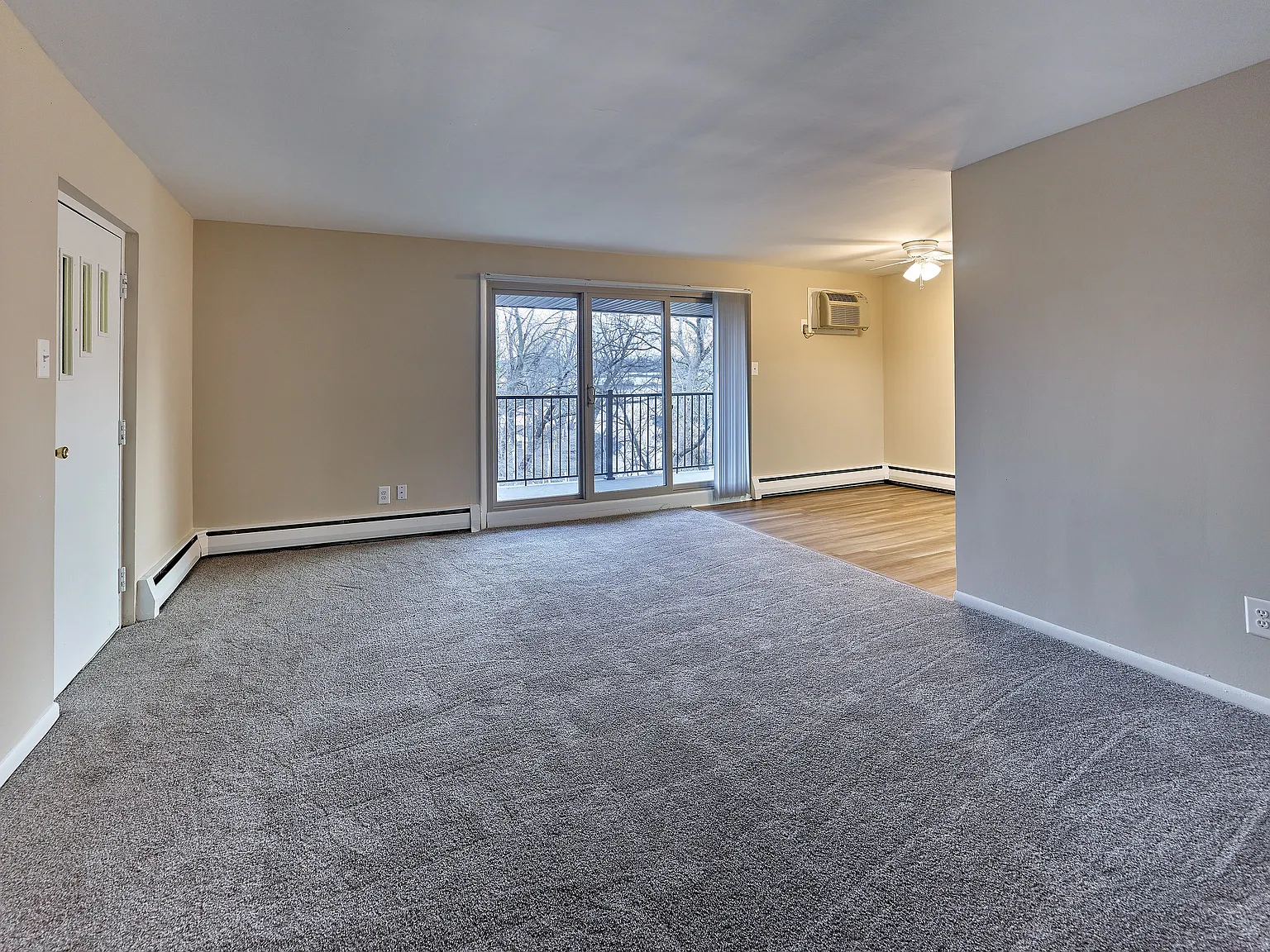 Edgewater — Photo 4