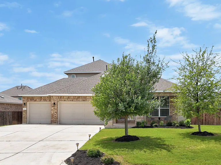 2413 Star Hill Ranch St — Photo 2