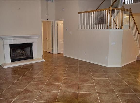 3rd image of 903 Parkcrest Ct