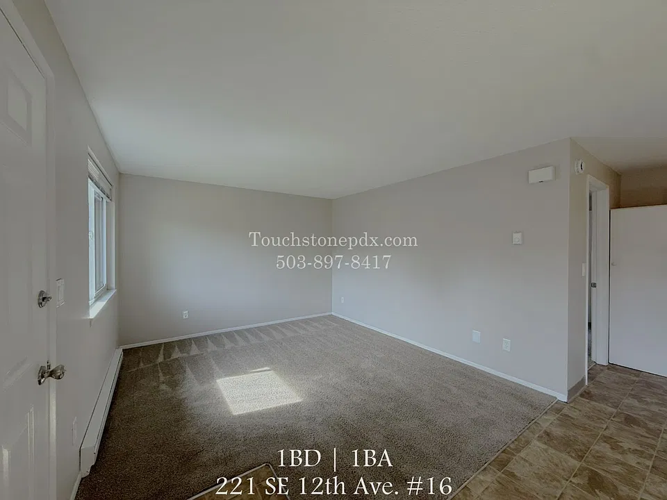 221 SE 12th Ave