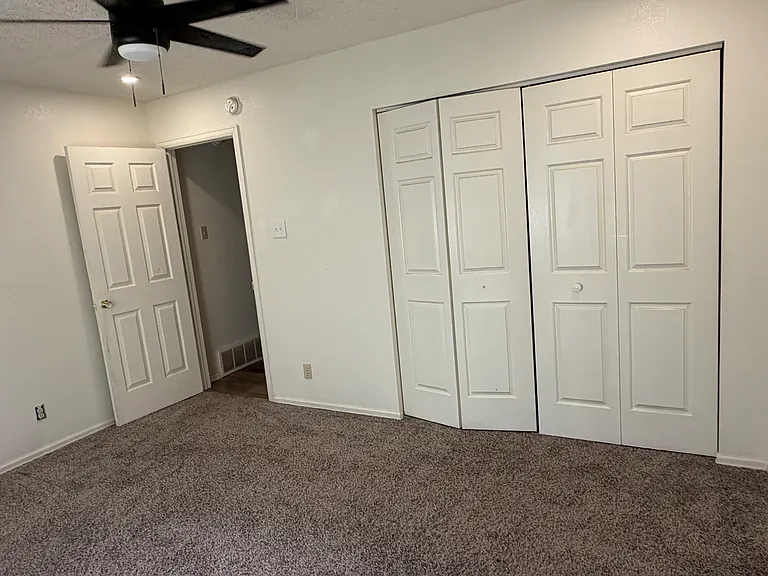 942 S Harmony Ln — Photo 11