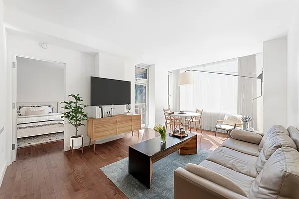 Rented by Compass | media 22