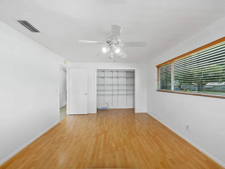1812 Lady Mary Dr — Photo 15