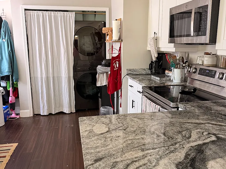 Breeze Dr — Photo 1