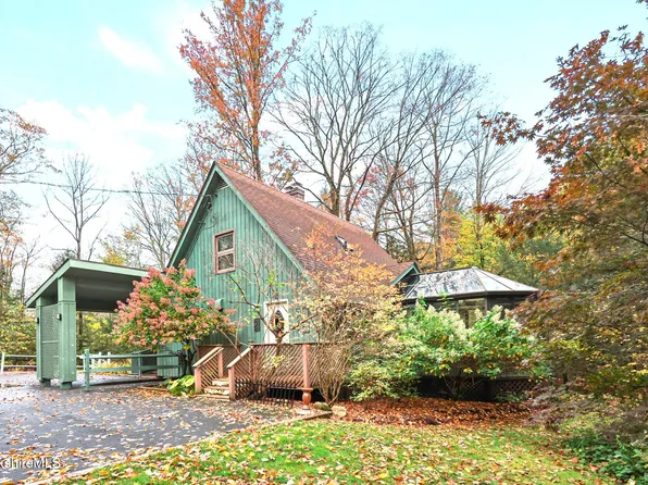 1178 Bancroft Rd, Becket, MA 01223