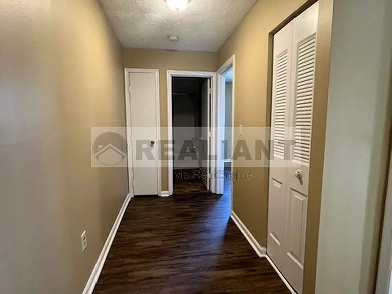 1646 Foxhaven Dr #1 — Photo 4