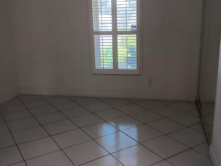 7213 Laguna Ct — Photo 5