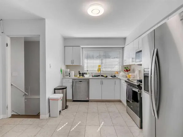 52 W Fay Rd SE, Calgary, AB T2H 1H4