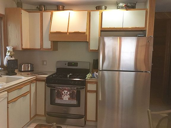 4th image of 367 Chesterton Ave