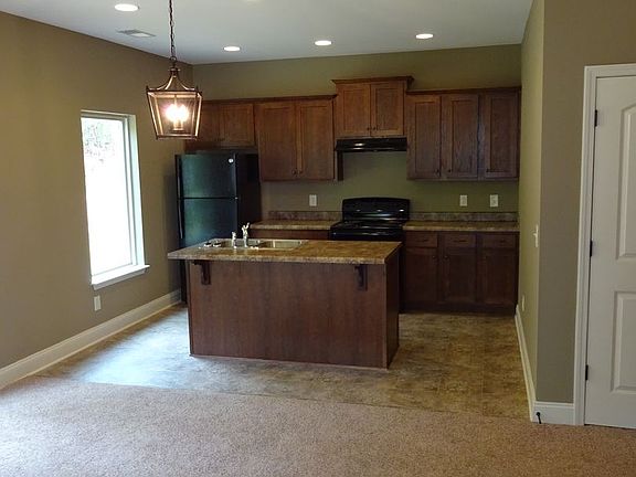 3rd image of 5609 Barretts Trace Ln