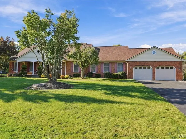 9615 The Maples, Clarence, NY 14031