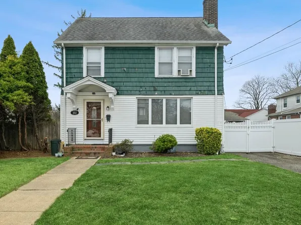 102 East STreet, Hicksville, NY 11801