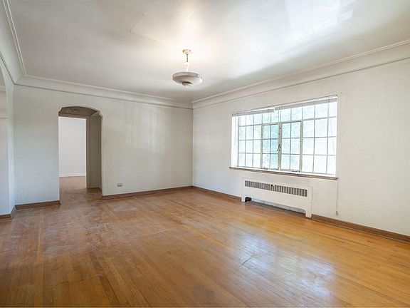3rd image of 1275 N Steele St #9