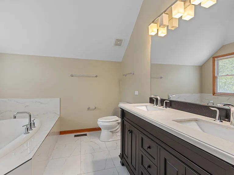 1018 Stockton Ct — Photo 31