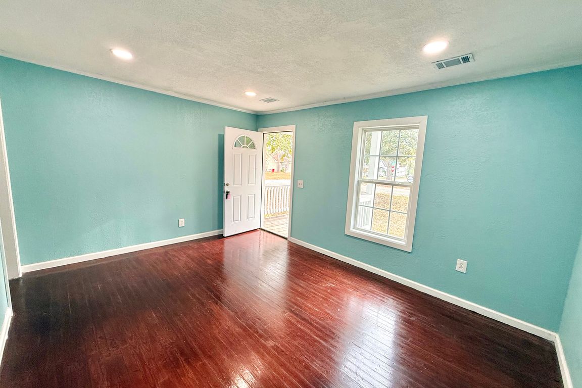 next background image