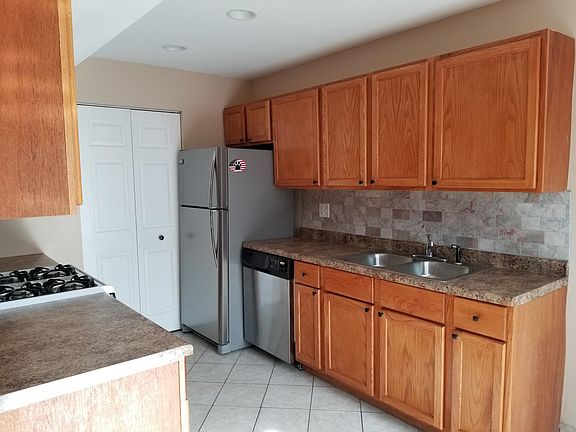 2nd image of 1834 Stockton Dr