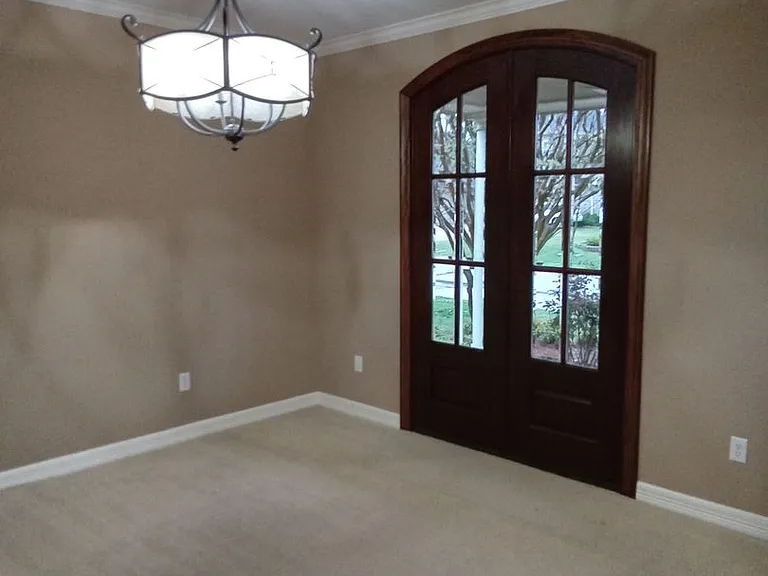 210 Captain Hm Shreve Blvd — Photo 29