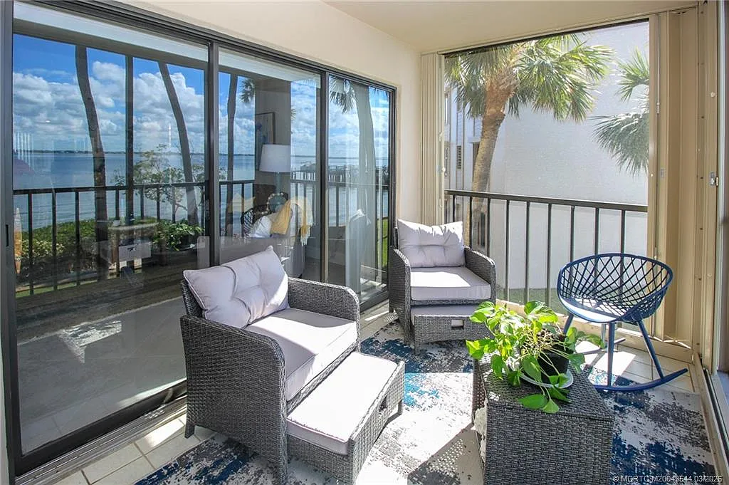 2 bed, 2.0 bath, 1233 sqft, $6,000 — Photo 4