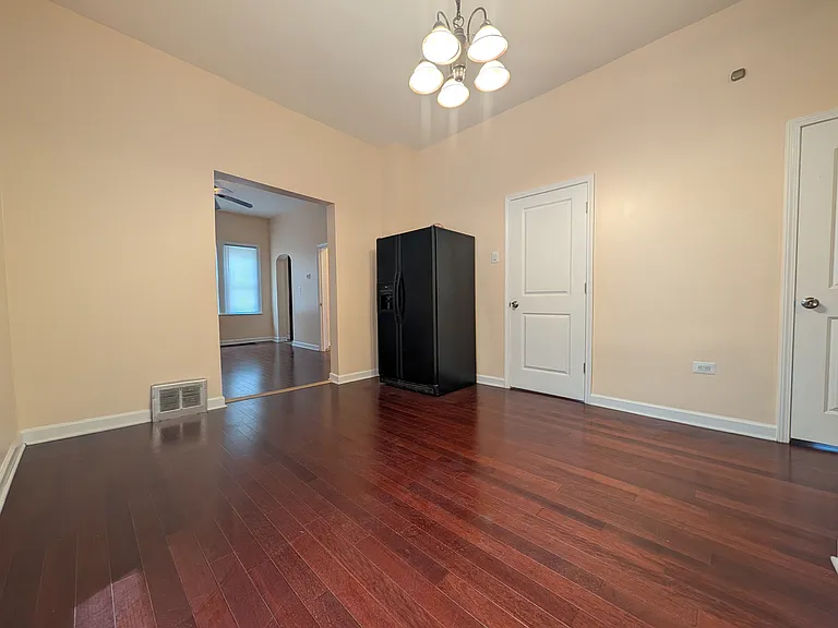 6027 S Morgan St — Photo 3