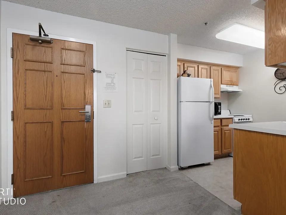 555 Highland Dr #326
