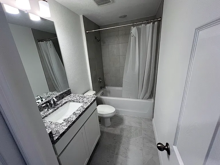 1510 SW 13th Ter — Photo 6