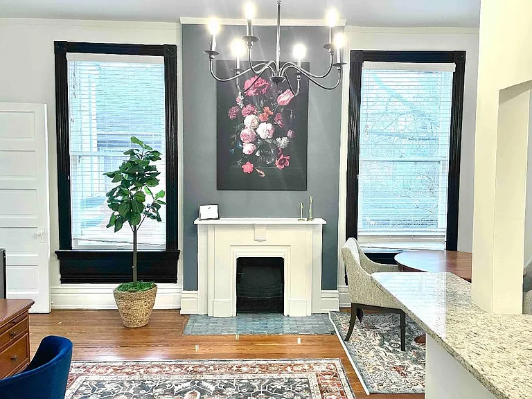 436 W 6th St #PAT-1 — Photo 1